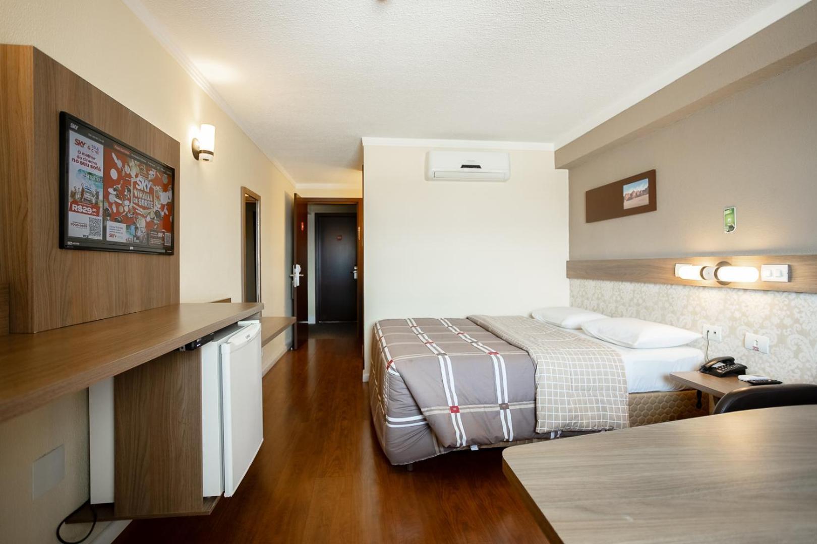Hotel 10 Ponta Grossa Понта Гроса Екстериор снимка