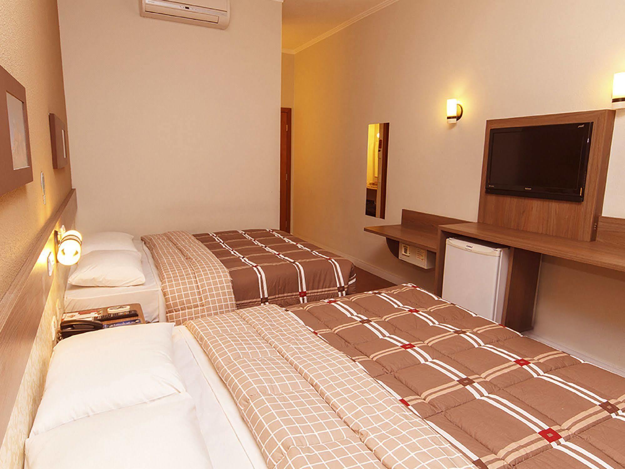 Hotel 10 Ponta Grossa Понта Гроса Екстериор снимка